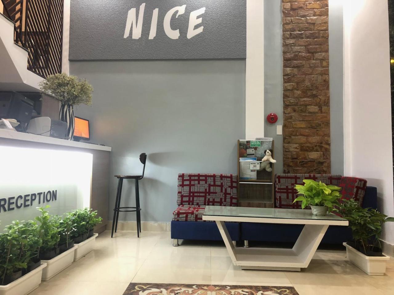 Nice Hue Hotel